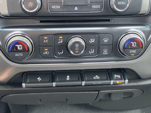 Used 2018 Chevrolet Silverado 1500 LT w/ Texas Edition AWD/4WD image 27