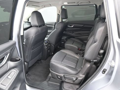 Used 2025 Subaru Ascent Limited w/ Popular Package #2 AWD/4WD image 17
