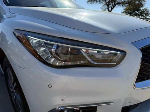 Used 2019 INFINITI QX60 Luxe w/ Essential Package image 10