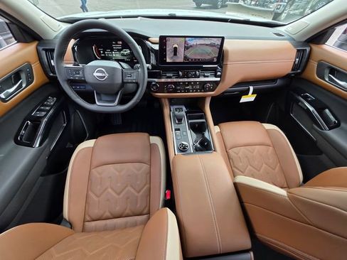 New 2026 Nissan Pathfinder Platinum AWD/4WD image 7