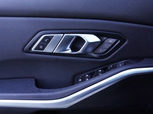 Used 2020 BMW 330i Sedan w/ Convenience Package image 15