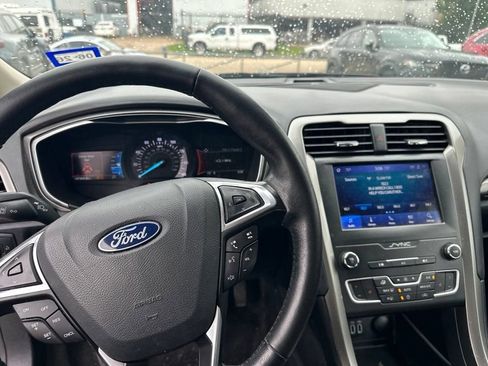 Used 2020 Ford Fusion SEL FWD image 9