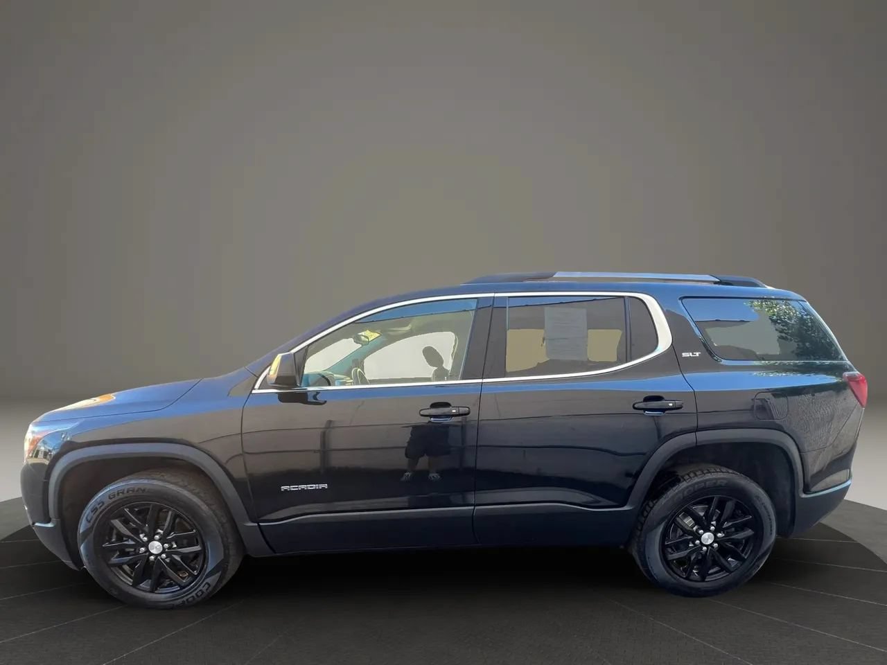 Used 2018 GMC Acadia SLT AWD/4WD image 8
