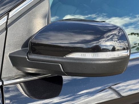 Used 2022 Ford Edge Titanium AWD/4WD image 55