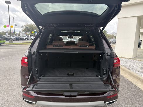 Used 2022 BMW X7 xDrive40i w/ Executive Package image 18