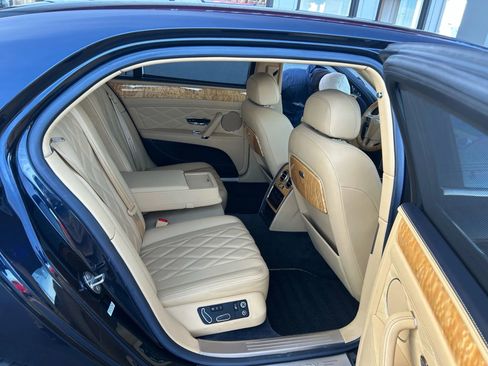 Used 2015 Bentley Flying Spur V8 image 24