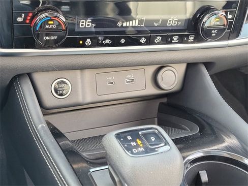 Used 2023 Nissan Rogue SL image 21