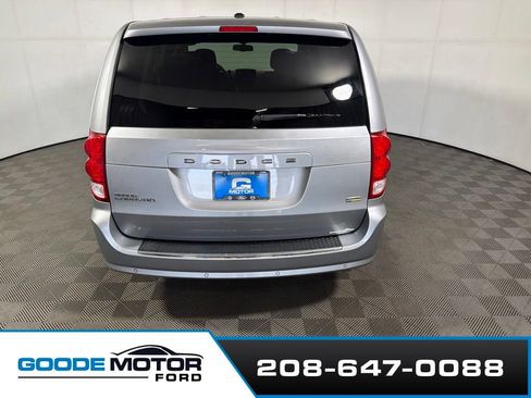 Used 2016 Dodge Grand Caravan SE w/ Quick Order Package 29E SE FWD image 6