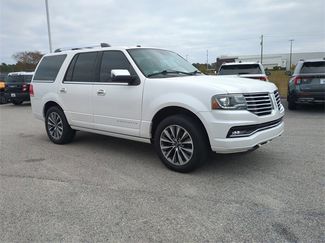 Used 2016 Lincoln Navigator Select video 2