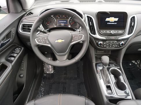 Used 2023 Chevrolet Equinox Premier AWD/4WD image 22