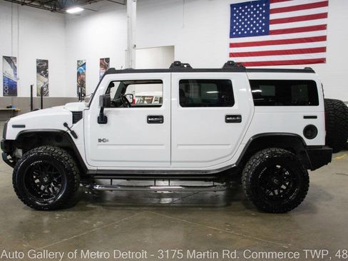 Used 2005 HUMMER H2 Base 4WD 4dr SUV w/ Preferred Equipment Group image 3