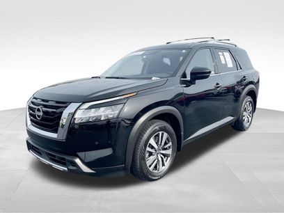 Used 2023 Nissan Pathfinder SL
