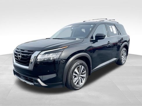 Used 2023 Nissan Pathfinder SL AWD/4WD image 4