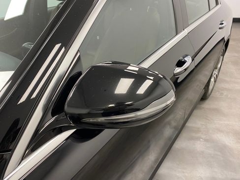 Used 2018 Mercedes-Benz E 300 4MATIC w/ Premium 2 Package image 11