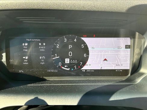 Used 2025 Land Rover Discovery Sport S image 20