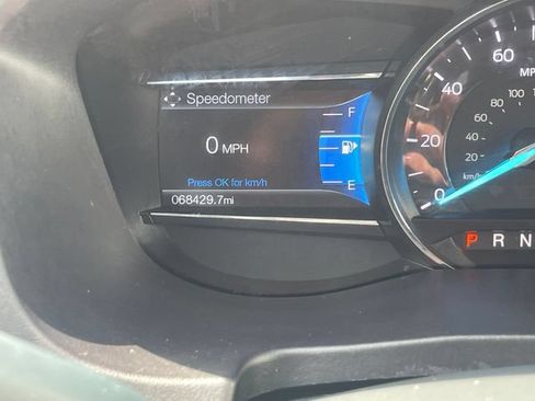 Used 2017 Ford Explorer XLT w/ Equipment Group 202A FWD image 16