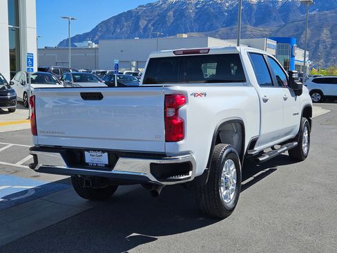 Used 2024 Chevrolet Silverado 3500 LT w/ Convenience Package AWD/4WD image 3