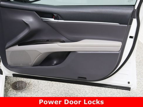 Used 2023 Toyota Camry SE image 32