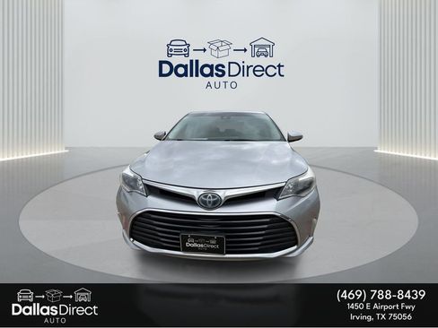 Used 2018 Toyota Avalon Limited image 3