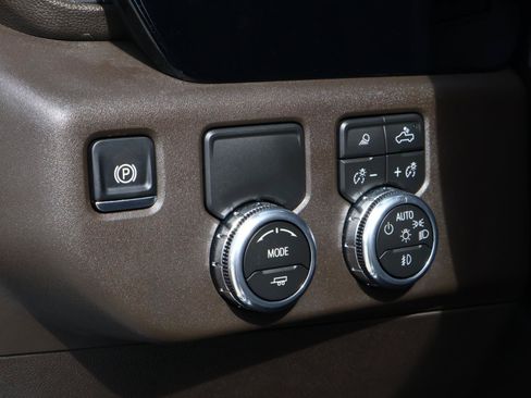 Used 2026 GMC Sierra 1500 SLT RWD image 24