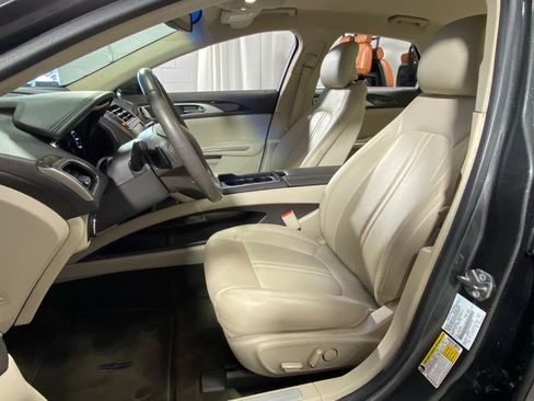 Used 2016 Lincoln MKZ FWD image 17