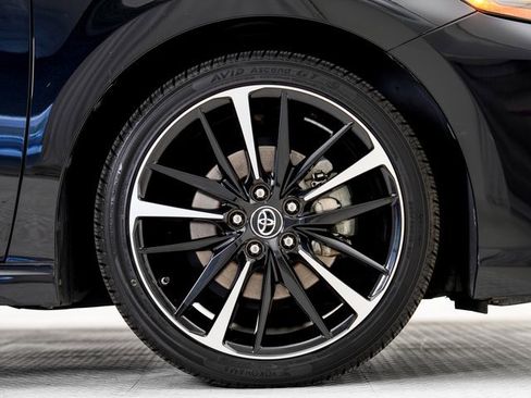 Used 2019 Toyota Camry XSE image 32