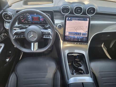 Used 2024 Mercedes-Benz GLC 300 4MATIC image 23