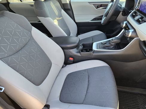 Used 2024 Toyota RAV4 XLE image 7