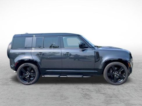 Used 2025 Land Rover Defender 110 V8 AWD/4WD image 4
