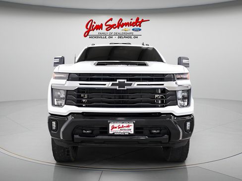 Used 2024 Chevrolet Silverado 2500 LT w/ Convenience Package AWD/4WD image 2