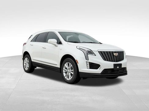 New 2025 Cadillac XT5 Luxury image 1