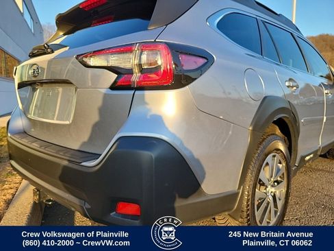 Used 2023 Subaru Outback Premium image 32