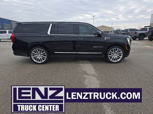 Used 2025 GMC Yukon XL Denali w/ Denali Reserve Package image 1