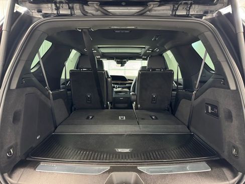 Used 2022 Cadillac Escalade Premium Luxury w/ Performance Package image 25