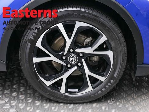 Used 2021 Toyota C-HR XLE image 31