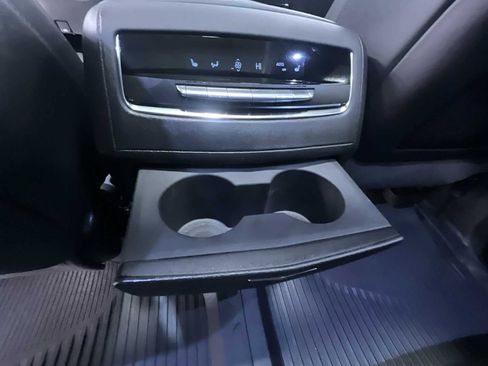 Used 2023 Cadillac Escalade Premium Luxury image 38