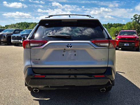 Used 2023 Toyota RAV4 SE w/ Weather & Moonroof Package AWD/4WD image 4