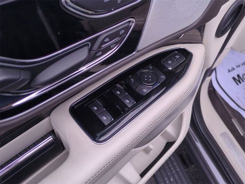 Used 2023 Lincoln Navigator Black Label image 25