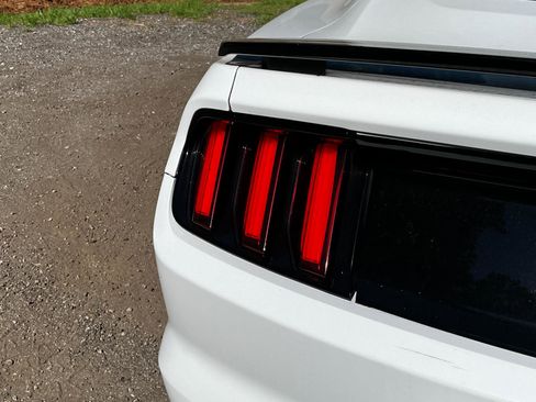 Used 2017 Ford Mustang GT Premium RWD image 9