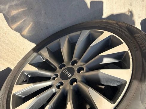 Used 2019 Lincoln Navigator L Select AWD/4WD image 28