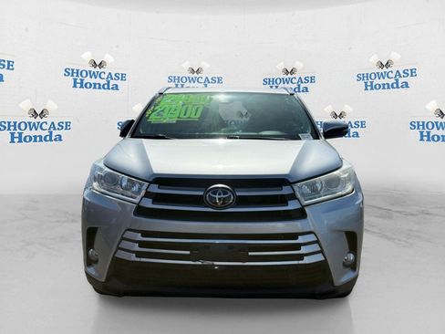 Used 2018 Toyota Highlander XLE FWD image 6
