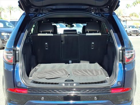 Used 2023 Land Rover Discovery Sport SE R-Dynamic image 16