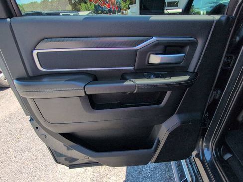 Used 2025 RAM 2500 Big Horn AWD/4WD image 28