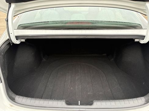 Used 2025 Hyundai Elantra Limited image 30