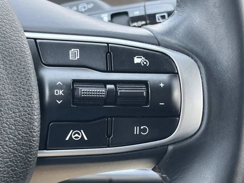 Used 2025 Kia Sportage EX FWD image 35