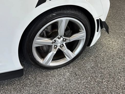 Used 2017 Chevrolet Camaro SS RWD image 29