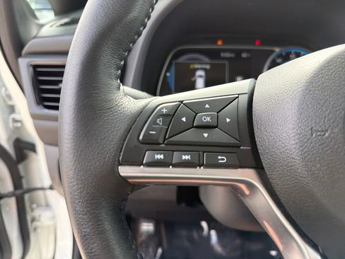 Used 2022 Nissan Leaf SV FWD image 22