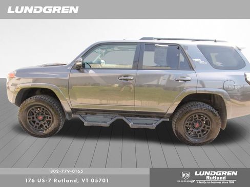 Used 2021 Toyota 4Runner TRD Off-Road Premium w/ Moonroof Package AWD/4WD image 27
