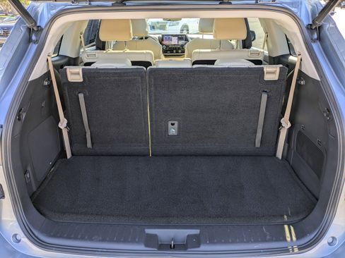 Used 2021 Toyota Highlander Platinum image 13