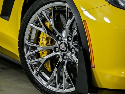 Used 2018 Chevrolet Corvette Z06 RWD image 4